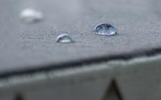 Eigenschaften der Trittplatten, Lotuseffekt, Quarzsandbeschichtung, Rostoptik, leichter Transport, Rutschfestigkeit, stark belastbar, schmutzabweisend, Werkzeugfreie Montage 